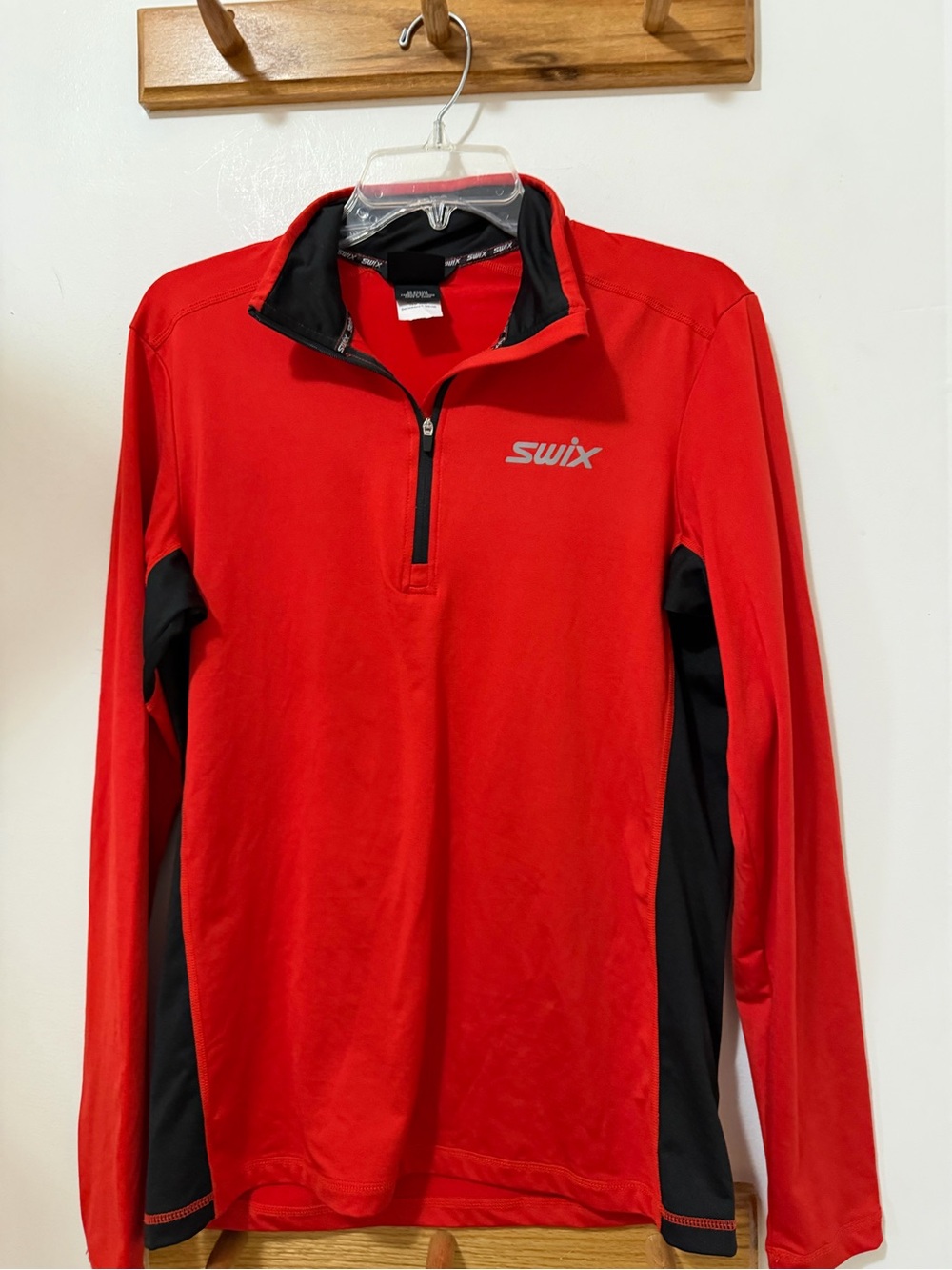 Swix Men’s Red Quarter-Zip Training Jersey with Black Panels